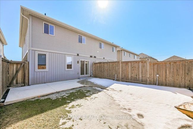 103 Springvalley Cres, House attached with 4 bedrooms, 3 bathrooms and 2 parking in Hamilton ON | Image 37