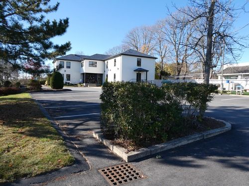 445 Faunce Corner Rd, Dartmouth, MA, 02747-1242 | Card Image