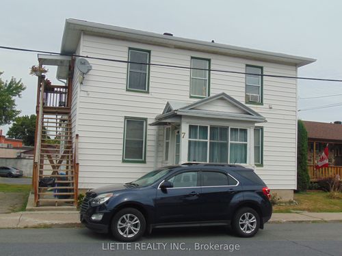 {{alt}} | Card Image