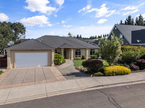 1255 Poppy Ridge Dr, Eagle Point, OR, 97524-9005 | Card Image