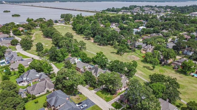 Convenient location is mere minutes to the lake, marina, parks, pickleball, pools, as well as shopping, dining, and IAH | Image 47