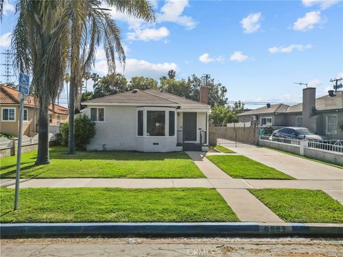 6962 Gale Ave, Long Beach, CA, 90805-1121 | Card Image
