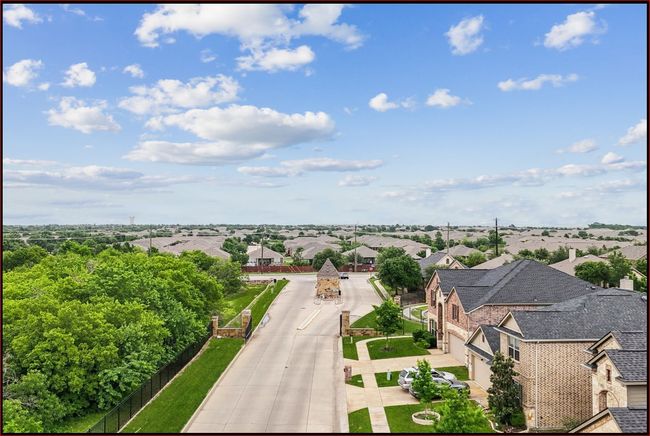 Aerial perspective of suburban area | Image 30