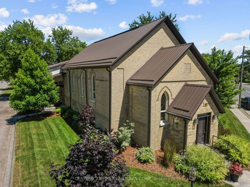 142 Main St S, Lucan Biddulph, ON, N0M2J0 | Card Image