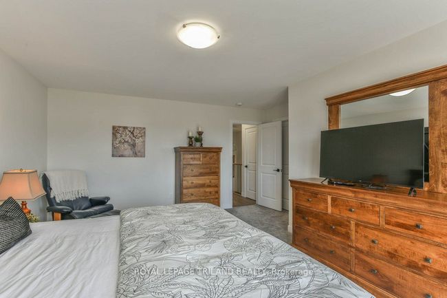 6713 Hayward Dr, House attached with 3 bedrooms, 3 bathrooms and 1 parking in London ON | Image 22