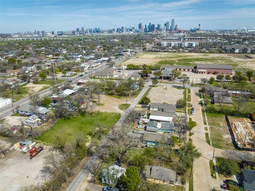 1835 Akron St, Dallas, TX, 75212-5104 | Card Image