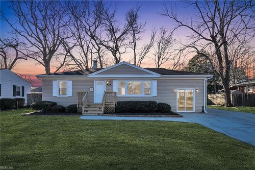 319 Beck St, Norfolk, VA, 23503-4903 | Card Image