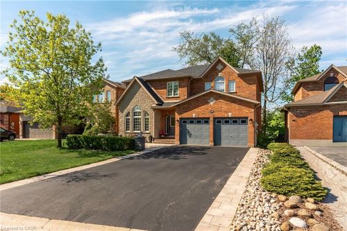 12 Buman Crt, Barrie, ON, L4N0L3 | Card Image