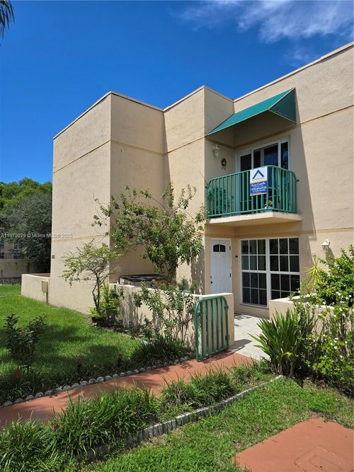 267-12095 Sw 18th Ter, Miami, FL, 33175-1642 | Card Image