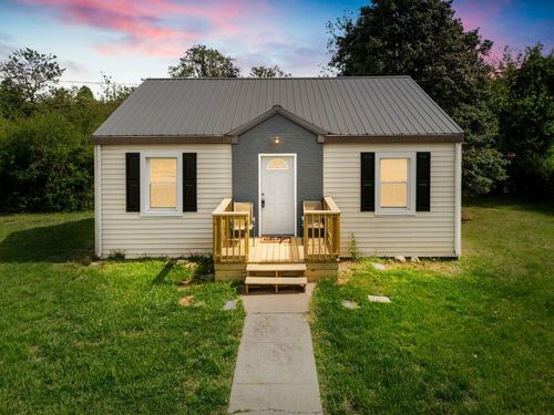 48 Upland Dr, Salem, VA, 24153-7130 | Card Image