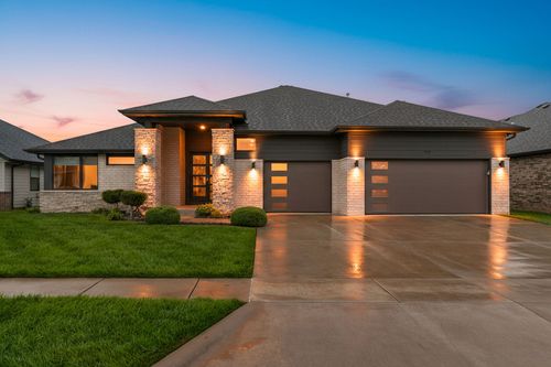 711 N Greer Ave, Nixa, MO, 65714-2200 | Card Image