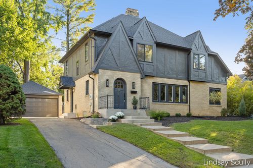 2440 Richards Dr Se, East Grand Rapids, MI, 49506-4732 | Card Image