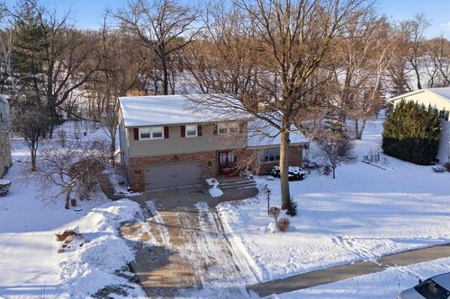 816 Woodview Drive, Sun Prairie, WI, 53590 | Card Image