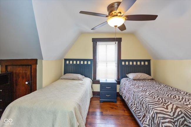 upstairs bedroom | Image 17