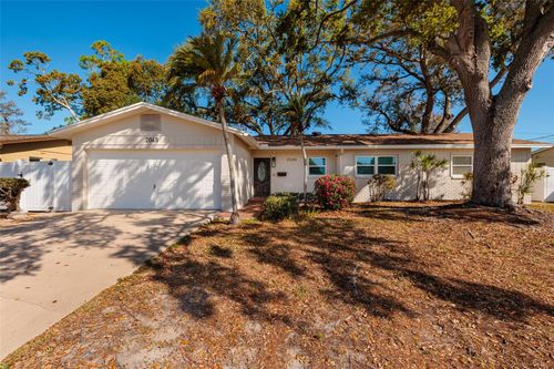2045 66th Ave S, St Petersburg, FL, 33712-5852 | Card Image