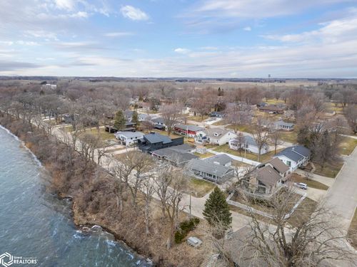 2402 N Shore Dr, Clear Lake, IA, 50428-1066 | Card Image