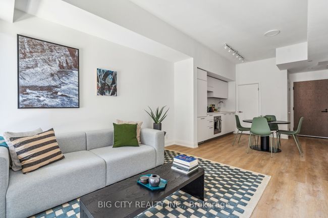 305 - 36 Brentcliffe Rd, Condo with 2 bedrooms, 1 bathrooms and null parking in Toronto ON | Image 6