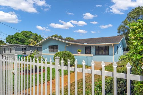 3115 Nw 65th St, Miami, FL, 33147-7649 | Card Image