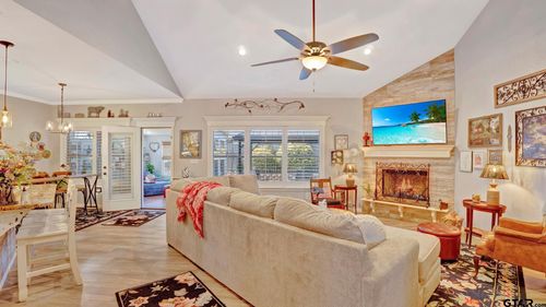 336 Kingdom Blvd, Lindale, TX, 75771 | Card Image