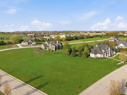 247 Merry Oaks Dr, Sycamore, IL, 60178-8787 | Card Image