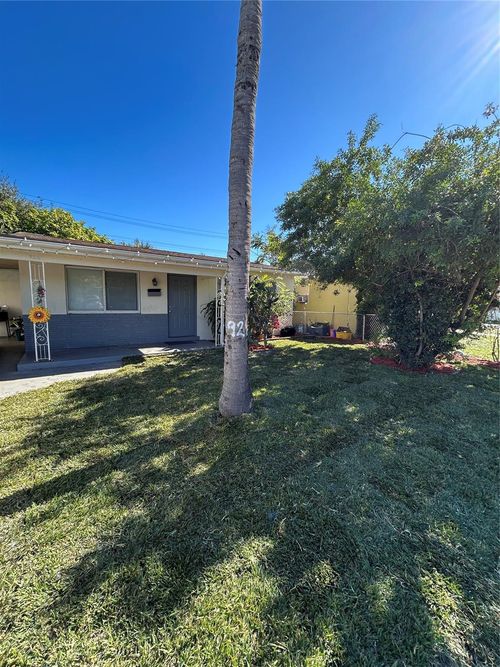 926 S F St, Lake Worth Beach, FL, 33460-4834 | Card Image