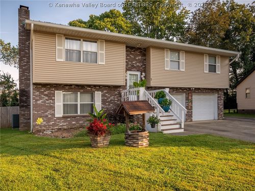7 Lafayette Cir, Hurricane, WV, 25526-9241 | Card Image