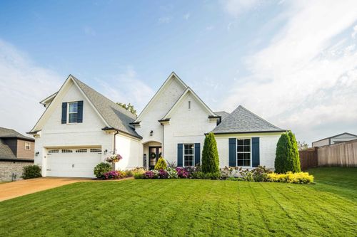 60 Laurel Glen Dr, Oakland, TN, 38060-3568 | Card Image