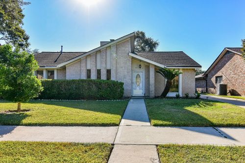 2835 Pepper Wood Dr, Sugar Land, TX, 77479-1402 | Card Image