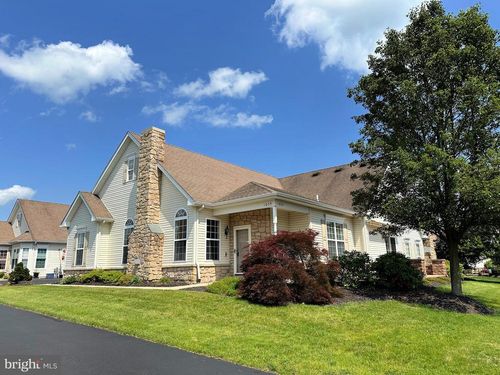 1039 Burgundy Cir, PENNSBURG, PA, 18073-1239 | Card Image