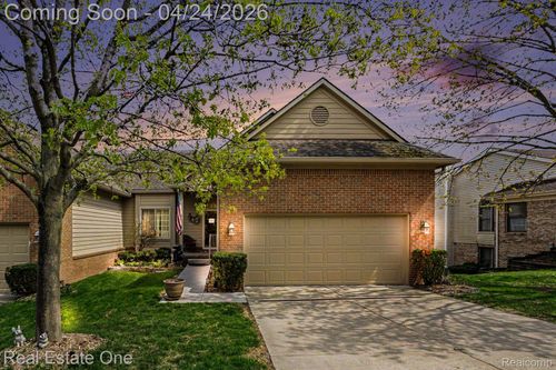 846 Ridgeside Dr, Milford, MI, 48381-4904 | Card Image