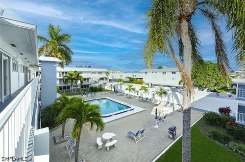 309c-1100 8th Ave S, NAPLES, FL, 34102-6968 | Card Image