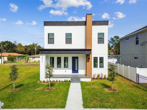 3017 W Spruce St, TAMPA, FL, 33607-3233 | Card Image