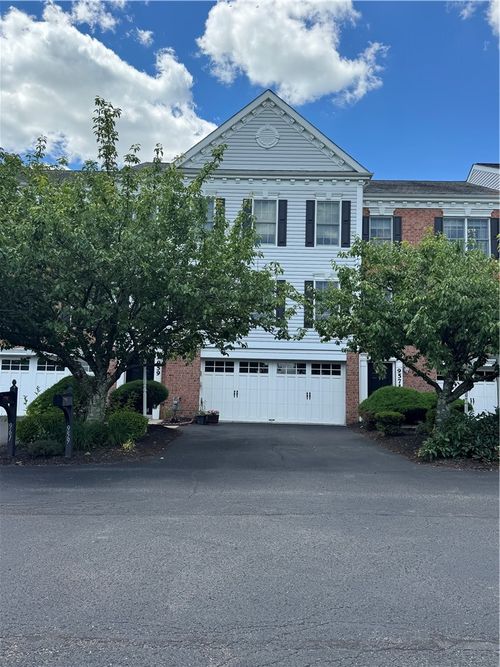 959 Montclair Dr, Moon/Crescent Twp, PA, 15108 | Card Image