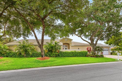 4510 Kensington Park Way, Wellington, FL, 33449-8625 | Card Image