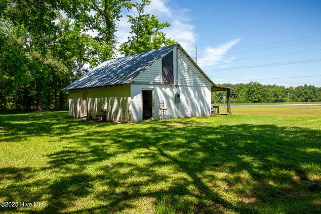 4173 Middle Rd, House other with 3 bedrooms, 2 bathrooms and null parking in Trenton NC | Image 18