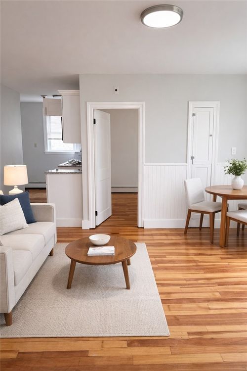 2e-308 State St, Bristol, RI, 02809-3700 | Card Image