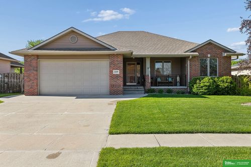 3209 Applewood Dr, Fremont, NE, 68025-5993 | Card Image