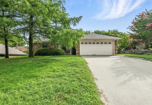 602 Valleyridge Ct, Decatur, TX, 76234-1276 | Card Image