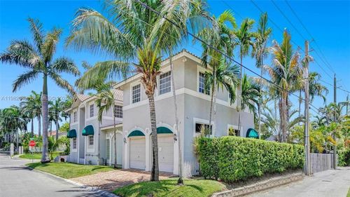 851 11th Ave, Hollywood, FL, 33019-1121 | Card Image