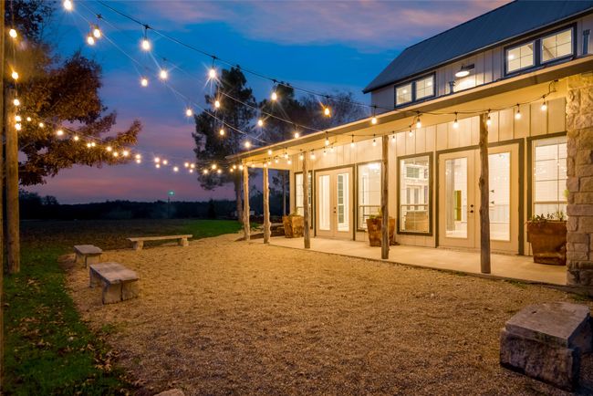 outdoor entertaining area | Image 15