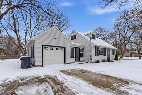 100 W Chapel Ln, Midland, MI, 48640-2910 | Card Image