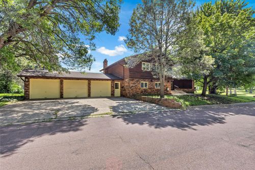 620 1st St E, Tracy, MN, 56175-1411 | Card Image