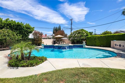 11682 Reagan St, Los Alamitos, CA, 90720-4177 | Card Image