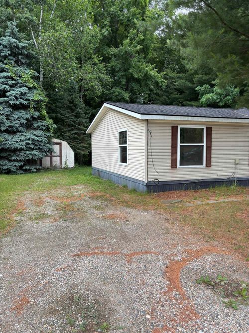 2237 Ranae St, Croswell, MI, 48422-9796 | Card Image