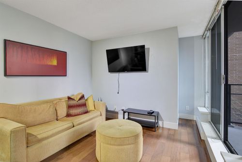 318-1088 Richards St, Vancouver, BC, V6B3E1 | Card Image