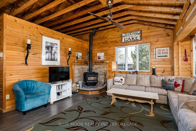 1058 Memory Lane, House other with 2 bedrooms, 1 bathrooms and 6 parking in Verona ON | Image 15