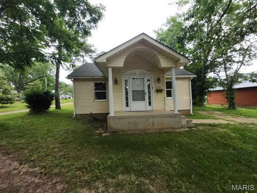 600 S Pershing Ave, Salem, MO, 65560-1860 | Card Image