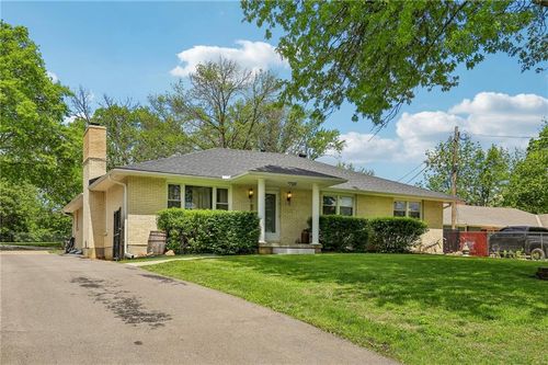 5310 Yecker Ave, Kansas City, KS, 66104-2362 | Card Image