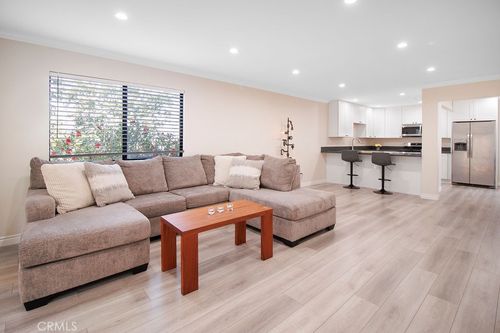 unit-22-7137 Shoup Ave, West Hills, CA, 91307-2337 | Card Image