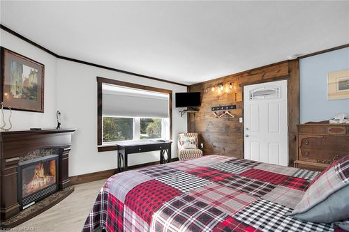 015193 Grey-Bruce Line, Chesley, ON, N0G1L0 | Card Image